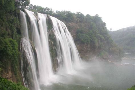 Huangguoshu Waterfall One Of Chinas Largest And Most Famous