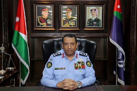 الامن يكشف حقيقة صورة الازدحام بشارع الاستقلال خلال الحظر. تنقلات وتعيينات لضباط مديرية الأمن العام | أخبار المملكة ...