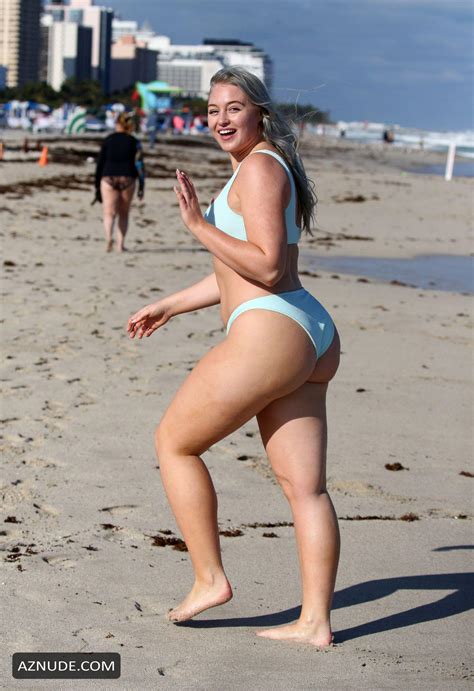 Iskra Lawrence Shows Off Her Famous Curves In A Blue Bikini On The
