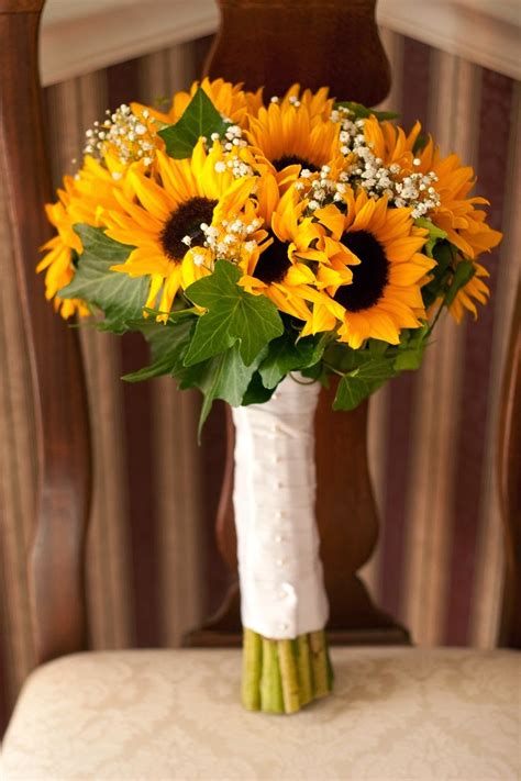 Warmth And Happiness 20 Perfect Sunflower Wedding Bouquet Ideas
