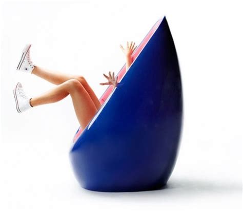 Egg-Shaped Chair By Karim Rashid - DigsDigs