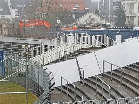 It was, back then, merely a field with one wooden stand. Holstein-Stadion: KSV lädt die Anwohner zur Fragestunde ...