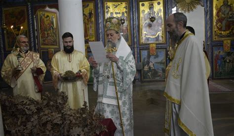 Obeležen Badnji Dan U Crkvi Svete Trojice U Vranju Foto Vranjenews