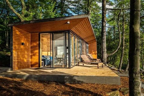 Muskoka Modern Prefab Cottage By Altius Architecture In 2021 Prefab