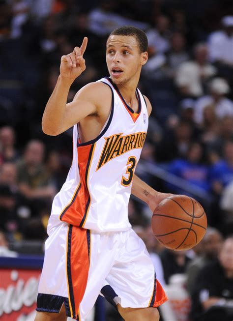 Photos From Stephen Currys 2009 Rookie Year As Golden State Warriors