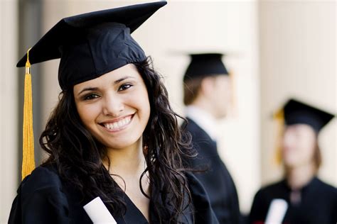 Paycom Blog College Grads What Should You Look For In A Company