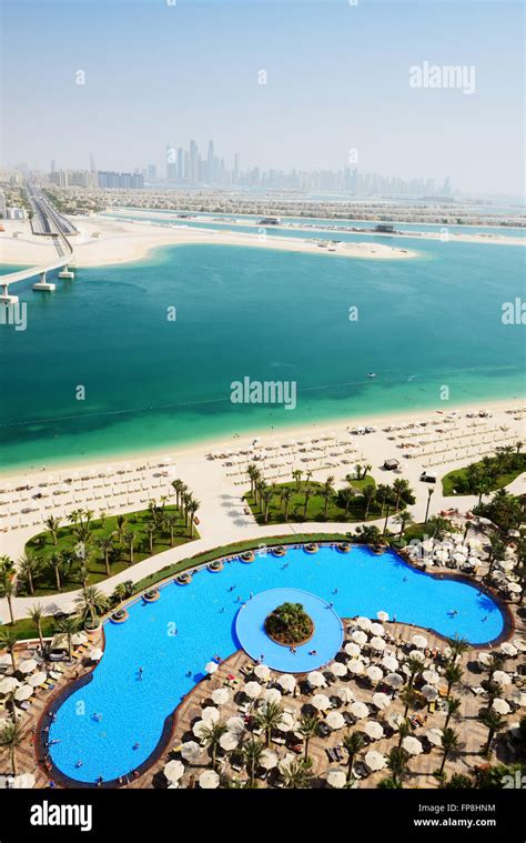 View On Jumeirah Palm Man Made Island Dubai Uae Stock Photo Alamy
