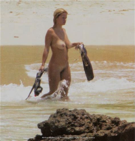 Celebrity Model Lisa Marie Presley Paparazzi Totally Nude