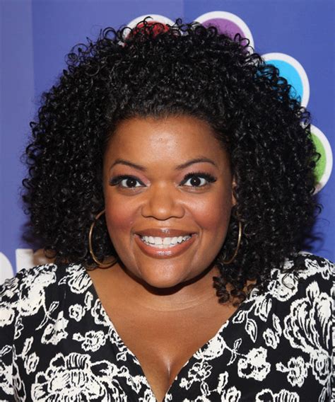 That means if my hair is wild and crazy, i'm taking it on the red carpet and saying, 'this happened,'  she says. Yvette Nicole Brown Medium Curly Casual Afro Hairstyle ...