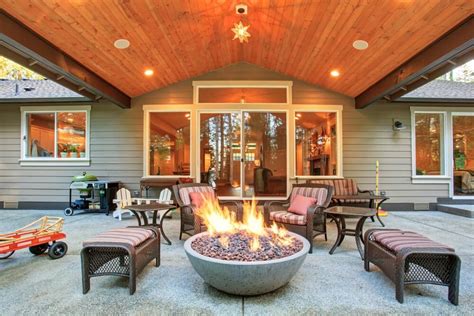 3 Reasons To Consider A Fire Pit In Your Backyard