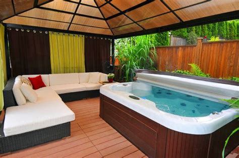 25 Beautifully Admirable Hot Tub Room Decor Inspirations To Copy