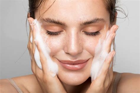 The Ultimate Guide To Treating Dry Skin Tips Tricks And Product