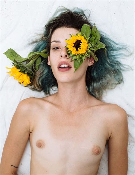 Carly Foulkes Nude Pics Página 1
