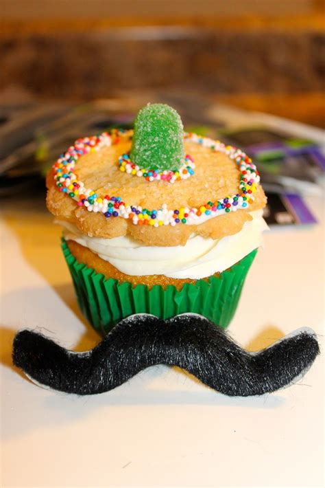Looking for food and drink ideas for your cinco de mayo party? Cinco de Mayo Cupcakes | Food, Desserts, Cupcakes