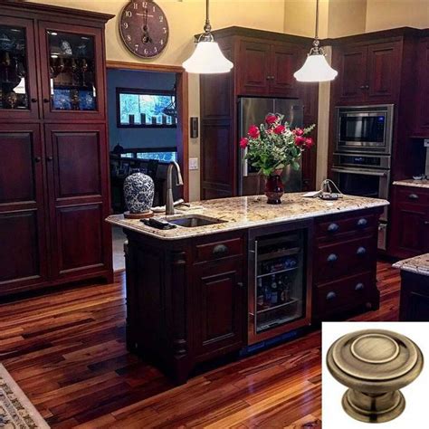 It was the wood of choice for hardwood flooring (and still is). Dark, light, oak, maple, cherry cabinetry and stained kitchen cabinets with wood floors. CHEC ...