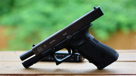 Gun Pistol Glock Glock 17 Wallpapers Hd Desktop And Mobile Backgrounds