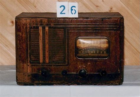 Easy access to more than 15.000 am/fm radio stations online featuring music, live news and sports. Phonola Radio (1940) - SOLD! - item number 0860026