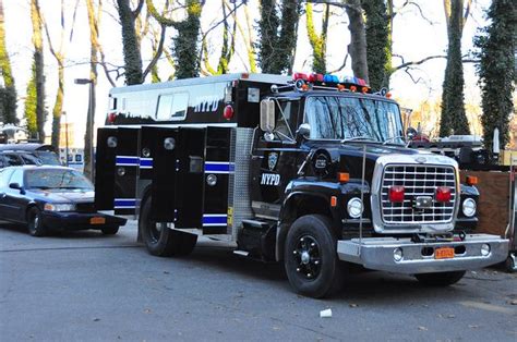 Nypd Esu Truck Armored Tactical Vehicles Tanks Pinterest