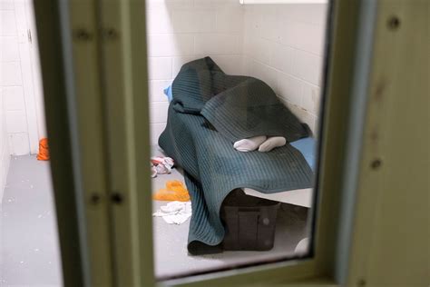ap investigation many us jails fail to stop inmate suicides the seattle times
