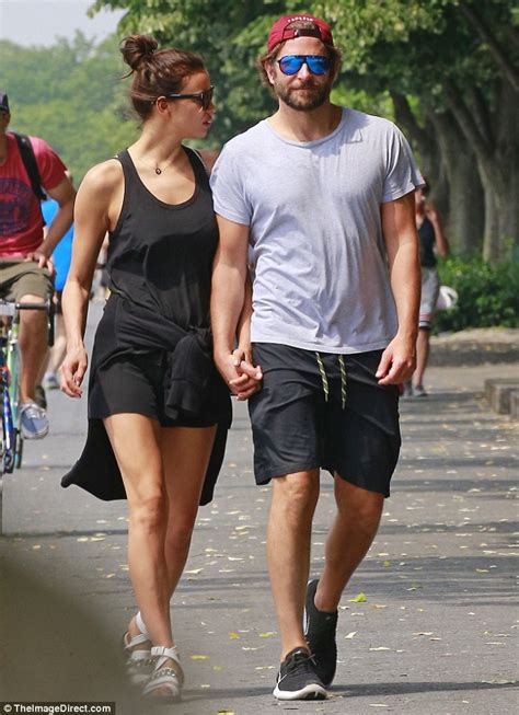 Bradley Cooper And Girlfriend Irina Shayk Enjoy New York City Stroll Daily Mail Online