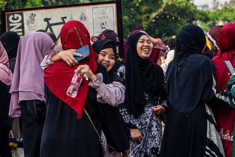 Filipino Muslims Celebrate Eidl Fitr Abs Cbn News
