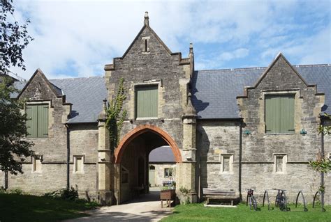 Archway At Quarr Abbey © Des Blenkinsopp Cc By Sa20 Geograph