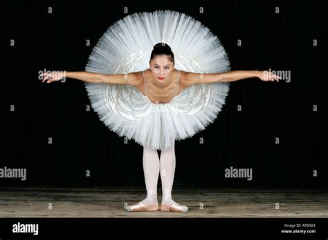 Prima Ballerina Ballet Dancer Actress Stage Performance National Ballet