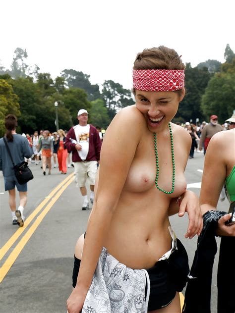 See And Save As Babe Topless Women At Bay To Breakers Run Porn Pict Crot Com