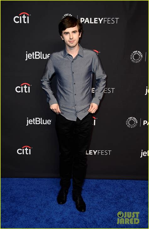 freddie highmore joins his good doctor co stars at paleyfest photo 4054928 daniel dae kim