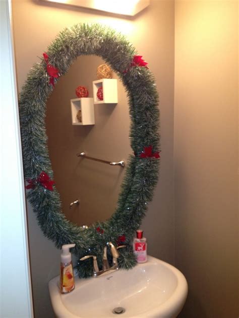 20 Amazing Christmas Bathroom Decoration Ideas