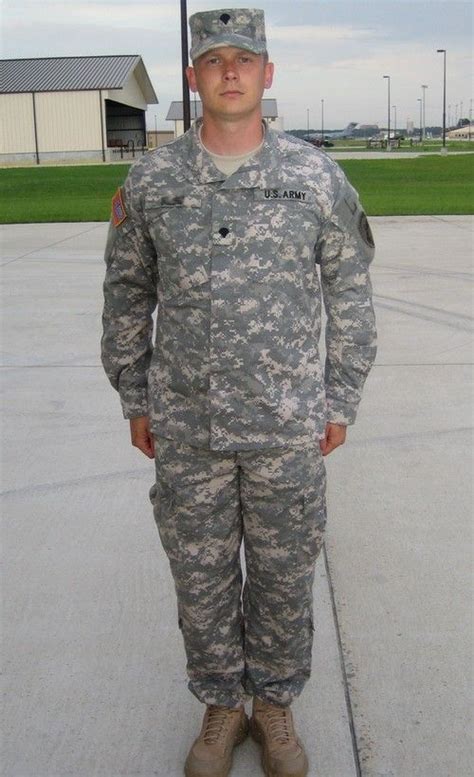 Pin By Dana Barnes On United States Army Uniform Army Combat Uniform