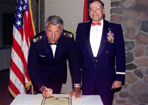 Us Air Force General John Jumper Right Commander Air Combat Command