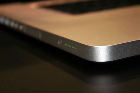 First Look Unibody 17 Macbook Pro With Photos And Video Appleinsider