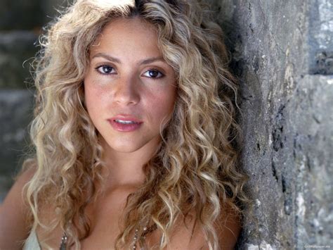 WITHOUT MAKEUP CELEBRITIES: Shakira Without Makeup ...