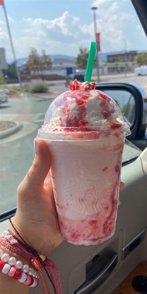 These Starbucks Drinks Look So Yummy Pink Drink Whipped Topping I