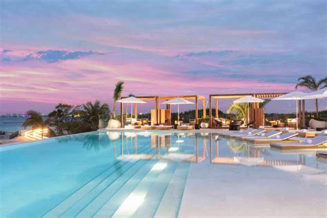 Luxury Mexico Hotel Sls Cancun Sbe