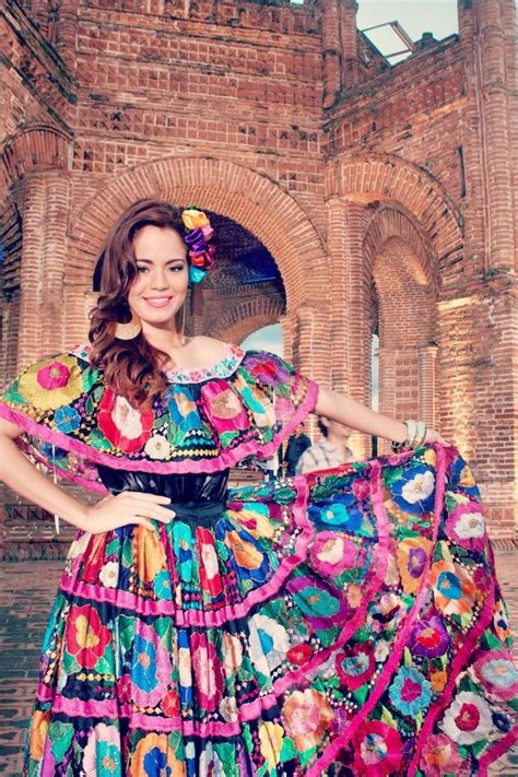 El Traje Típico De Chiapas Chiapas Women Old Women Lily Pulitzer Dress Maria Shoulder Dress