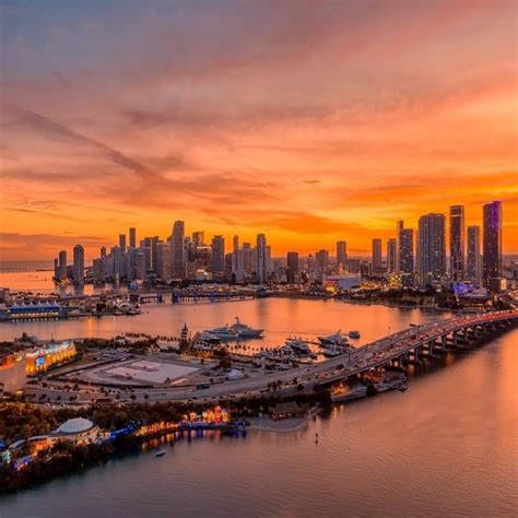 Downtown Miami Sunset Sky 🌇 📷 Visualsbyluis⁠ Via Yachtieworld