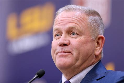 Lsu Coach Brian Kelly Has Bizarre Dance With Qb Recruit In Video Seen Over M Times