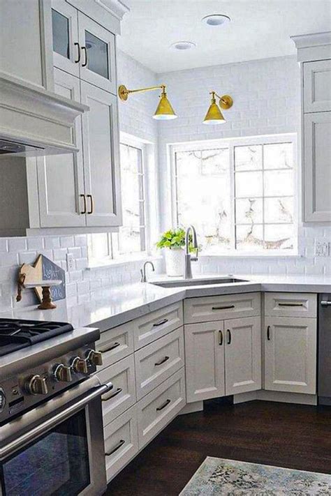 Corner Kitchen Cabinets Ideas That Optimize Your Kitchen Space