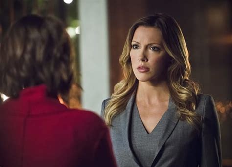Arrow Why Is Earth 2s Laurel Lance In Star City — And Whats Coming