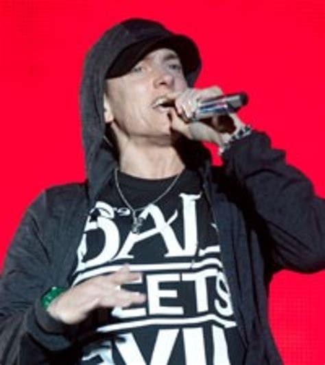 Eminem Becomes First Artist to Sell 1 Million Digital Albums
