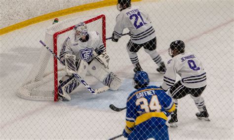 St Thomas Hockey Starts Quick Against Alaska Fairbanks Cannot Stay