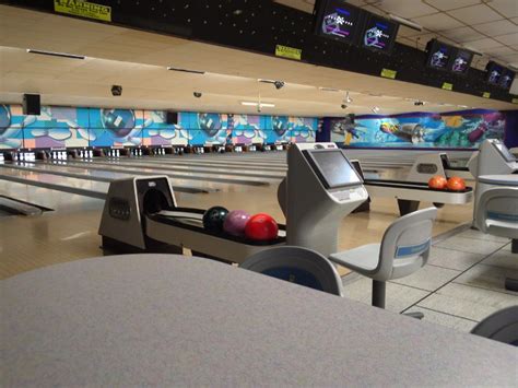 Come join us for the lights, the music and the fun of rockin' cosmic bowling! Apple Valley Bowl > LEAGUES
