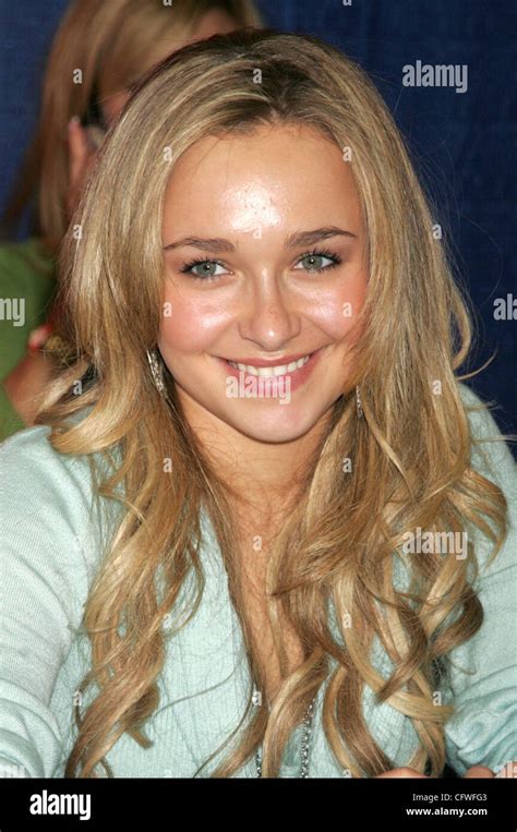Feb 24 2007 New York Ny Usa Actress Hayden Panettiere At The New York Comic Con Held At The