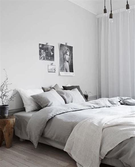 Pour vous aider, nous avons sélectionné 25 idées de déco pour donner un look incroyable à votre chambre grise. Utiliser le gris pour une déco moderne dans la chambre ...