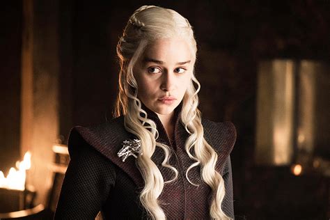 Game Of Thrones Emilia Clarke Goes Blonde For Season 8