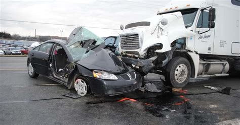 Steps To Take After An Accident With A Semi Truck