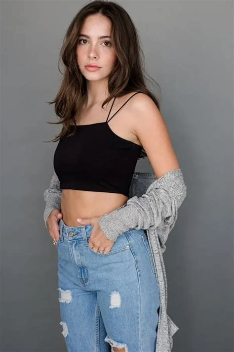 Haley Pullos Net Worth Wiki Age Boyfriend Height Biography And More