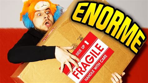 Unboxing Dun Énorme Colis Surprise Envoyé Par Fortnite Youtube